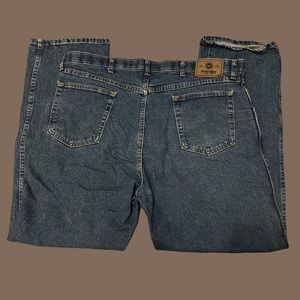 Medium Wash Wrangler Regular Fit Jeans Men's 40W X 30L
